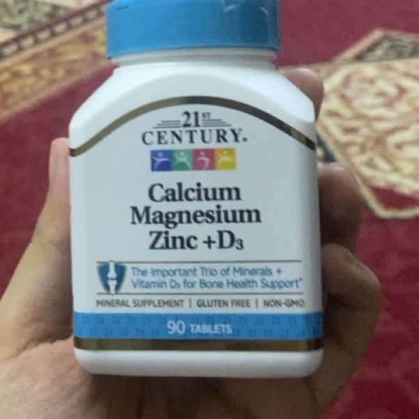 مکمل کلسیم منیزیم زینک + ویتامین D3 اترکیب سه ماده معدنی حیاتی برای سلامت استخوان، عضله و ایمنی بدن | ۹۰ عدد قرص
