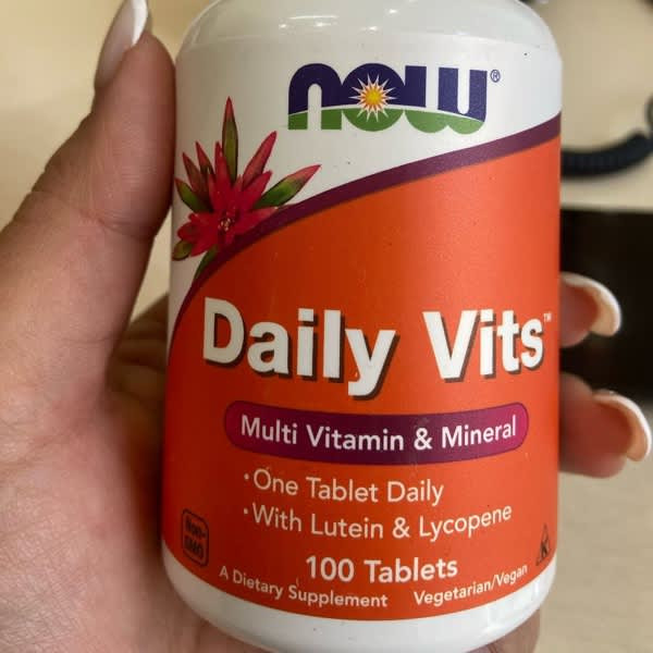 مولتی ویتامین روزانه ناو فودز مدل Daily Vits – انرژی و سلامت عمومی (۱۰۰ عدد)