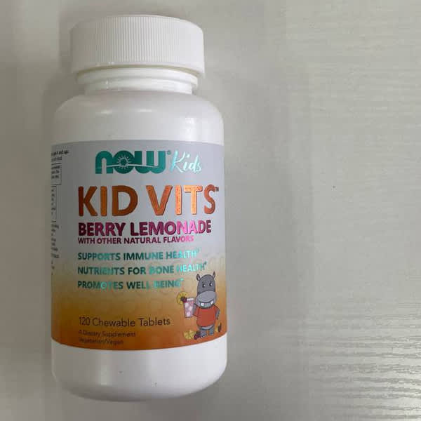 مولتی ویتامین جویدنی کودکان ناو فودز مدل Kid Vits – طعم بری لیموناد (۱۲۰ عدد)