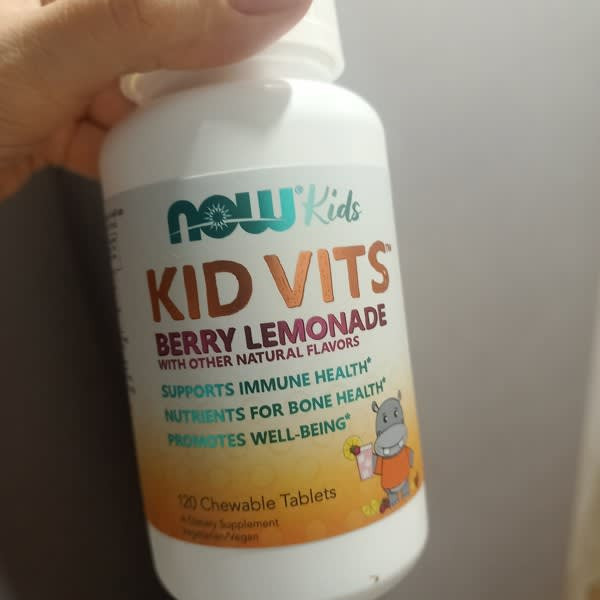 مولتی ویتامین جویدنی کودکان ناو فودز مدل Kid Vits – طعم بری لیموناد (۱۲۰ عدد)