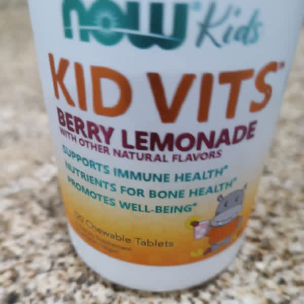مولتی ویتامین جویدنی کودکان ناو فودز مدل Kid Vits – طعم بری لیموناد (۱۲۰ عدد)