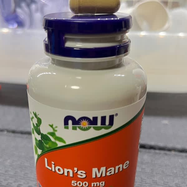 قارچ یال شیر (Lion’s Mane) ناو فودز – تقویت مغز و اعصاب (۶۰ عدد)