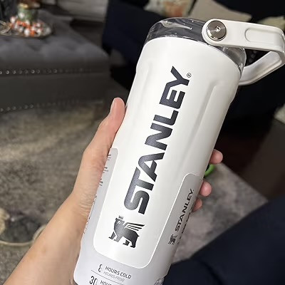 شیکر استنلی مدل Activate – رنگ سبز ارتشی (Matte Army Green)