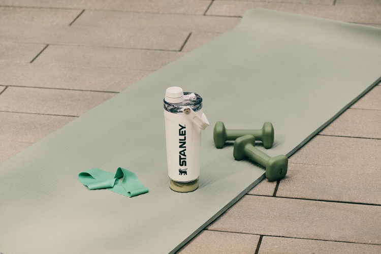 شیکر استنلی مدل Activate – رنگ سبز ارتشی (Matte Army Green)
