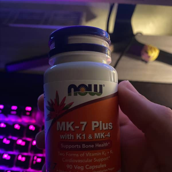 مکمل ویتامین K2 MK-7 پلاس همراه با K1 و MK-4 ناو – تقویت استخوان و قلب | ۹۰ کپسول